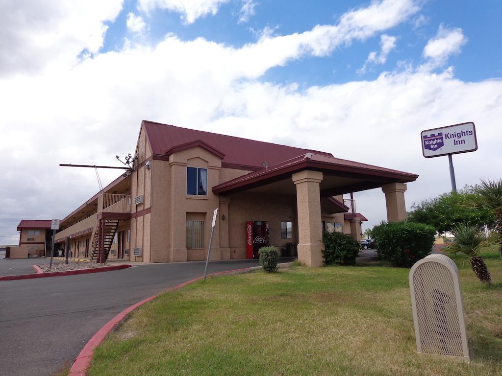 Knights Inn Phoenix At N Black Canyon Hwy מראה חיצוני תמונה