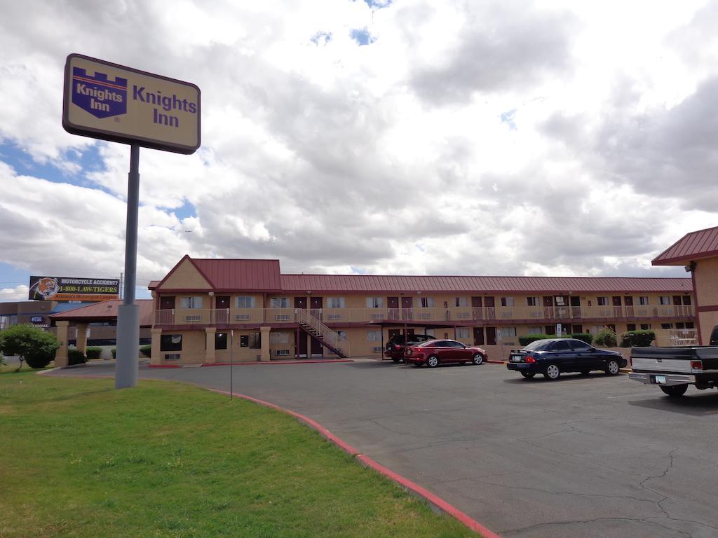 Knights Inn Phoenix At N Black Canyon Hwy מראה חיצוני תמונה